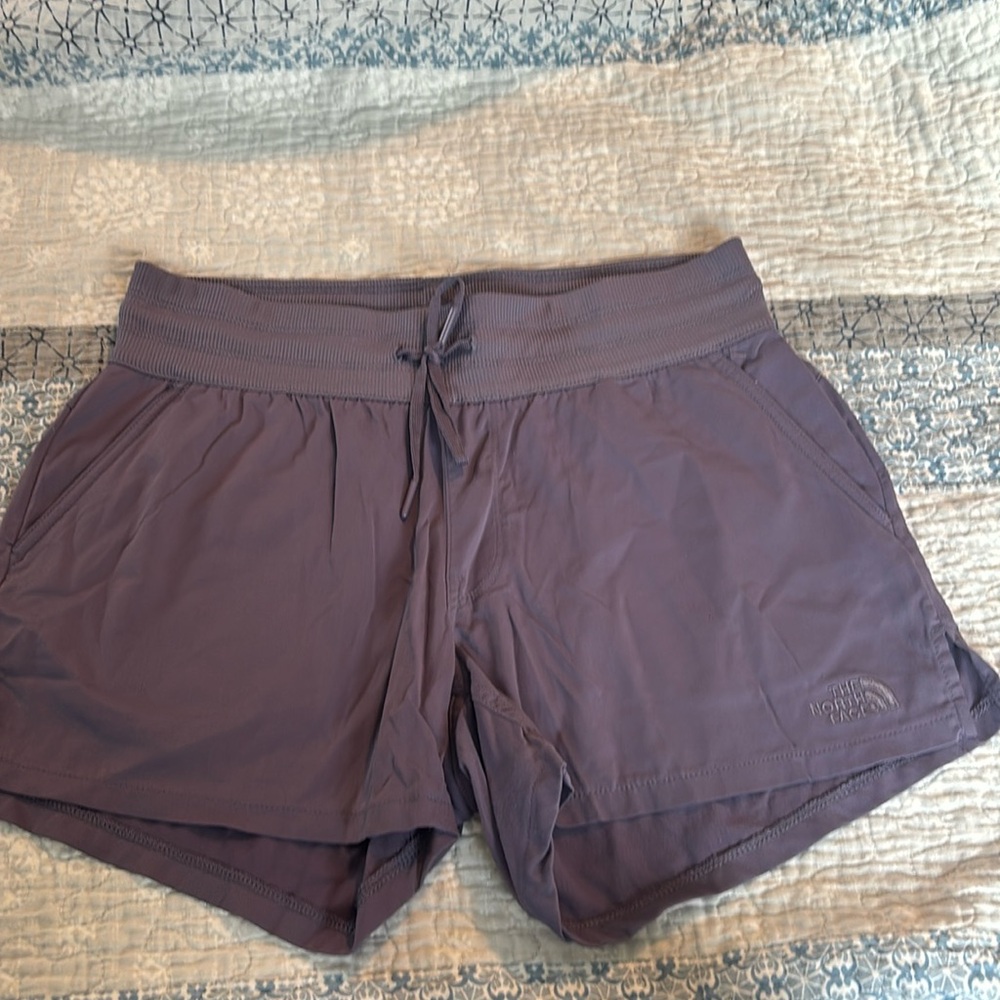 The North Face shorts size S
